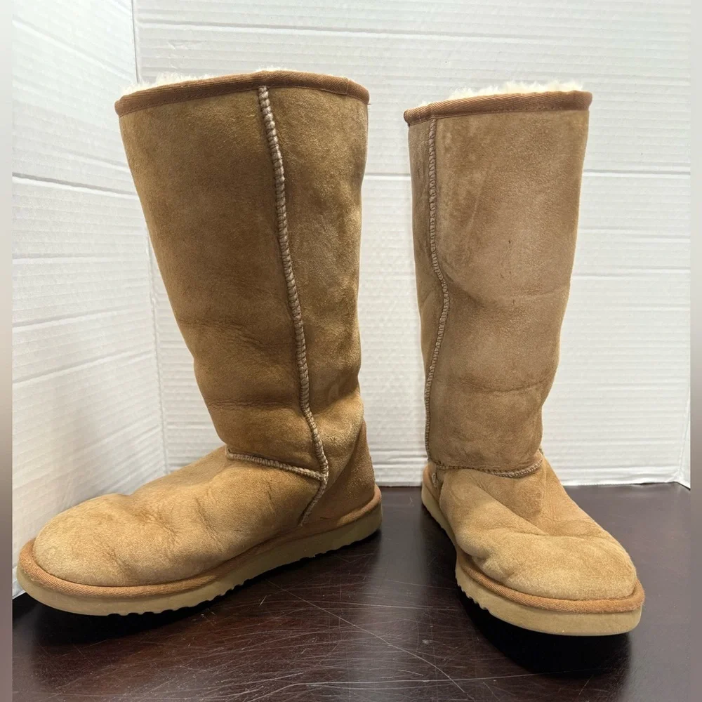 UGG Australia Classic Tall 5815 Tan Sheepskin Boots Leather‎ Womens sz 7